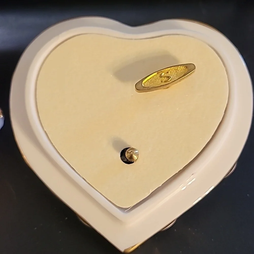 Vintage Musical Trinket Box